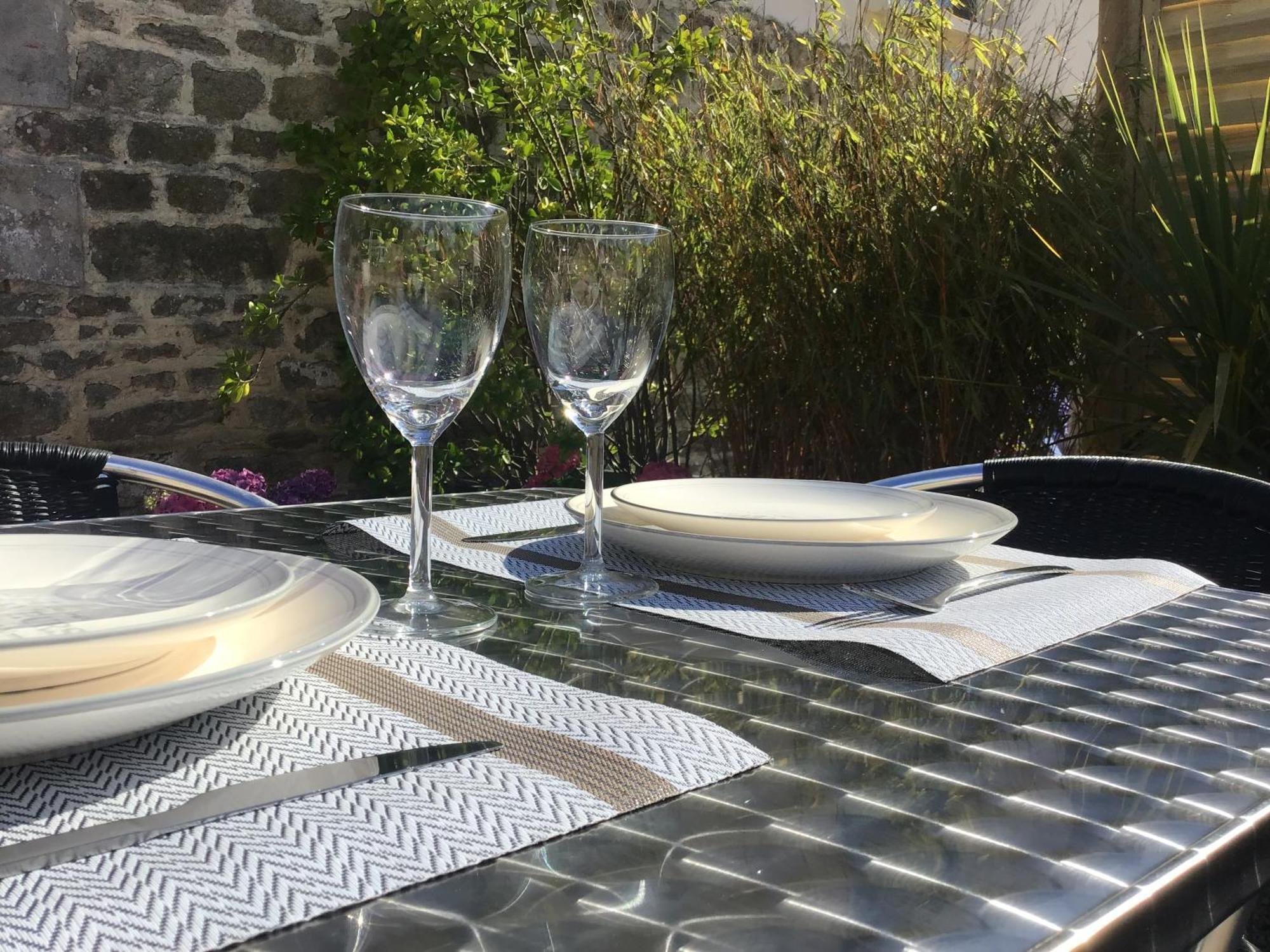 Maison Cosy Avec Exterieur Et Piscine Partagee Mespaul Kültér fotó