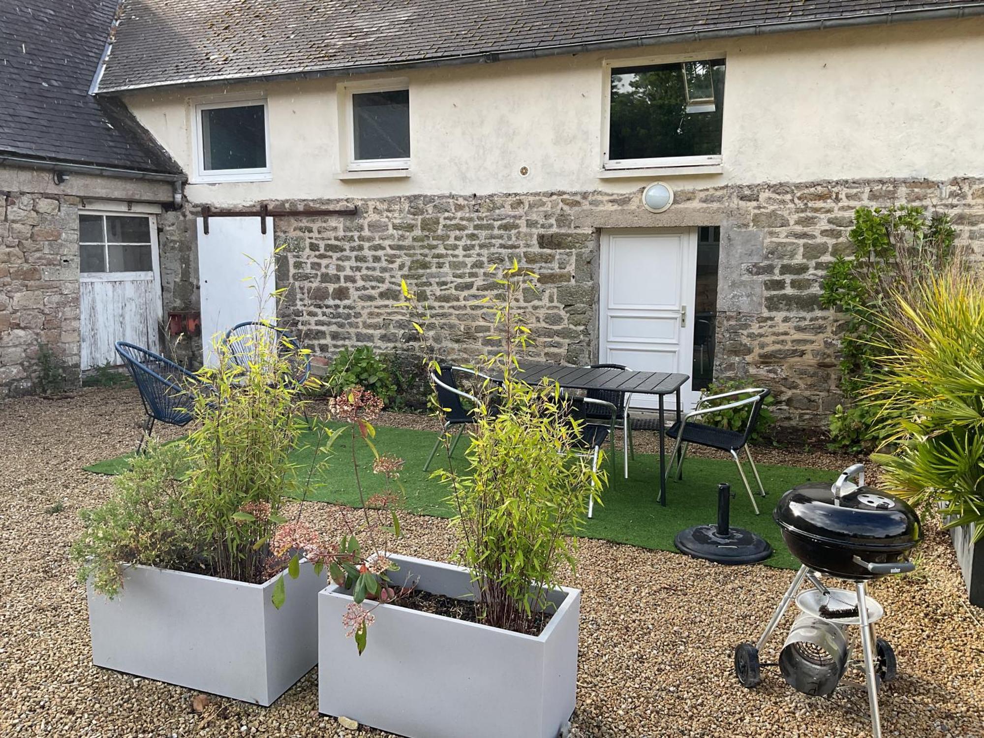 Maison Cosy Avec Exterieur Et Piscine Partagee Mespaul Kültér fotó